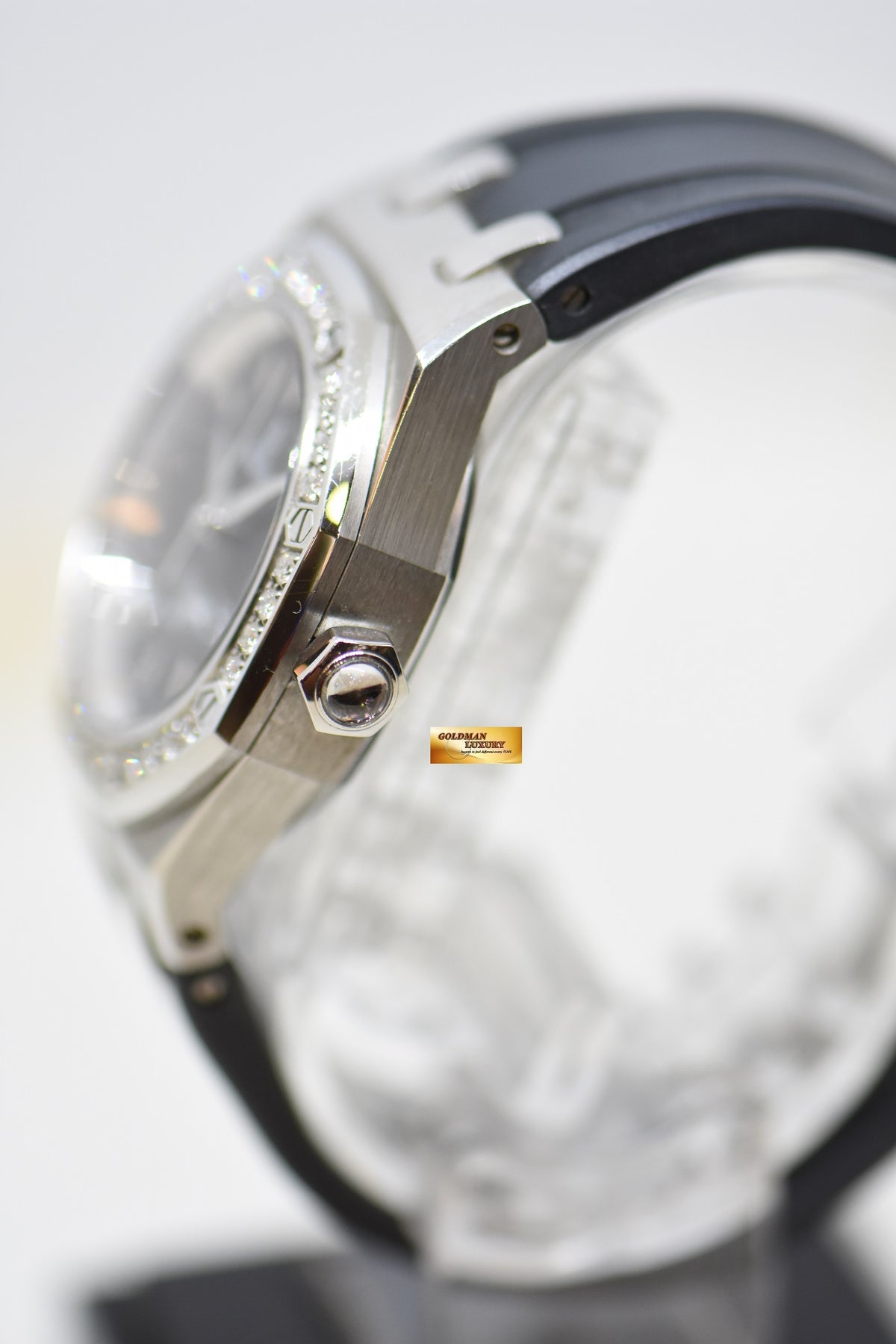 AUDEMARS PIGUET ROYAL OAK LADIES 33mm STEEL ORIGINAL DIAMOND BEZEL AUTOMATIC 77321ST (MINT)