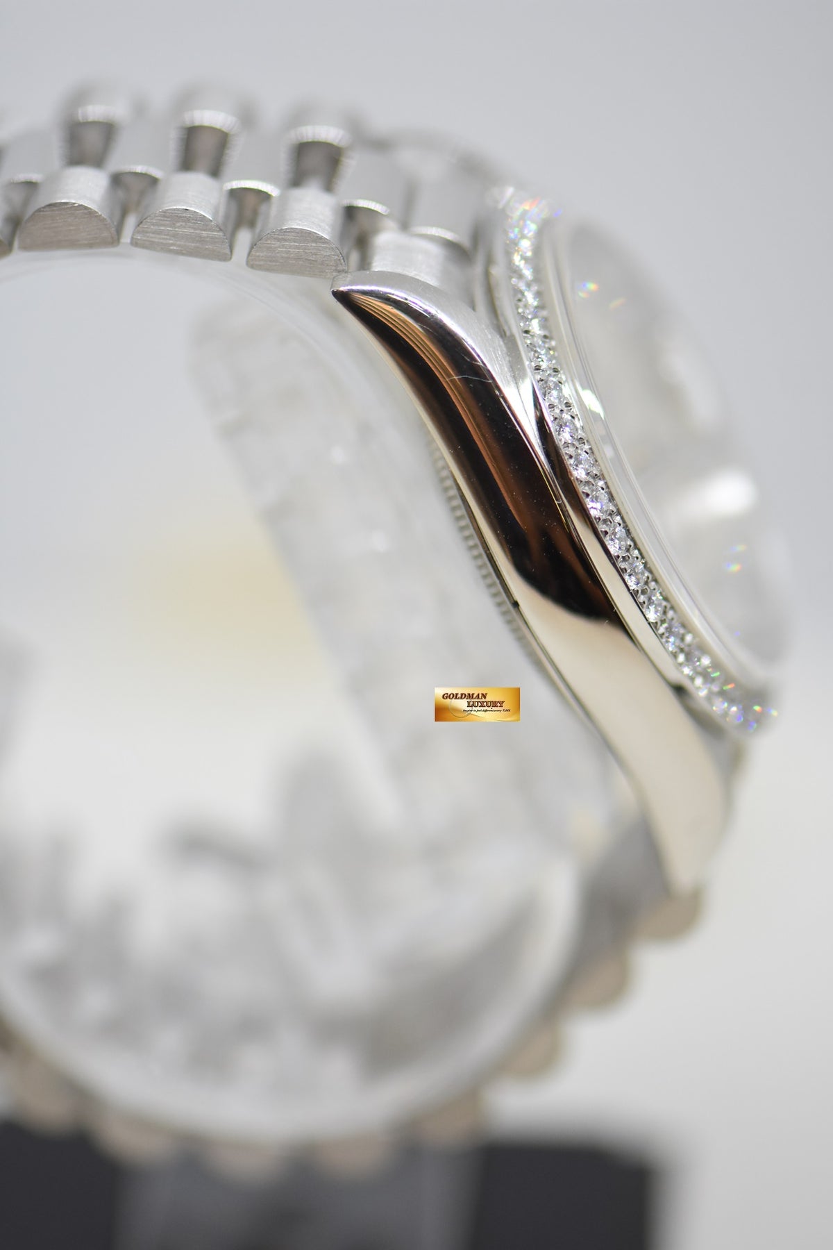 ROLEX OYSTER DAY-DATE 36mm PLATINUM IN PRESIDENT BRACELET ORIGINAL DIAMOND BEZEL & DIAMOND DIAL (DOUBLE QUICK-SET DATE) 18346 (MINT)