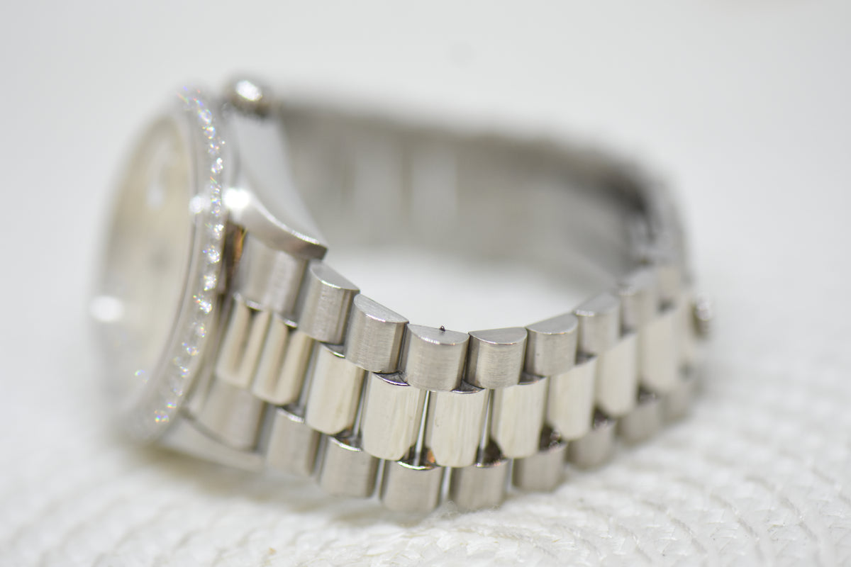 ROLEX OYSTER DAY-DATE 36mm PLATINUM IN PRESIDENT BRACELET ORIGINAL DIAMOND BEZEL & DIAMOND DIAL (DOUBLE QUICK-SET DATE) 18346 (MINT)