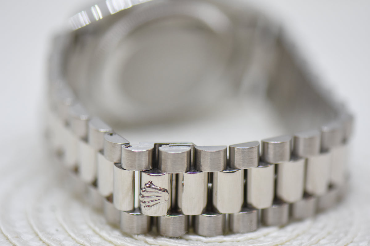 ROLEX OYSTER DAY-DATE 36mm PLATINUM IN PRESIDENT BRACELET ORIGINAL DIAMOND BEZEL & DIAMOND DIAL (DOUBLE QUICK-SET DATE) 18346 (MINT)