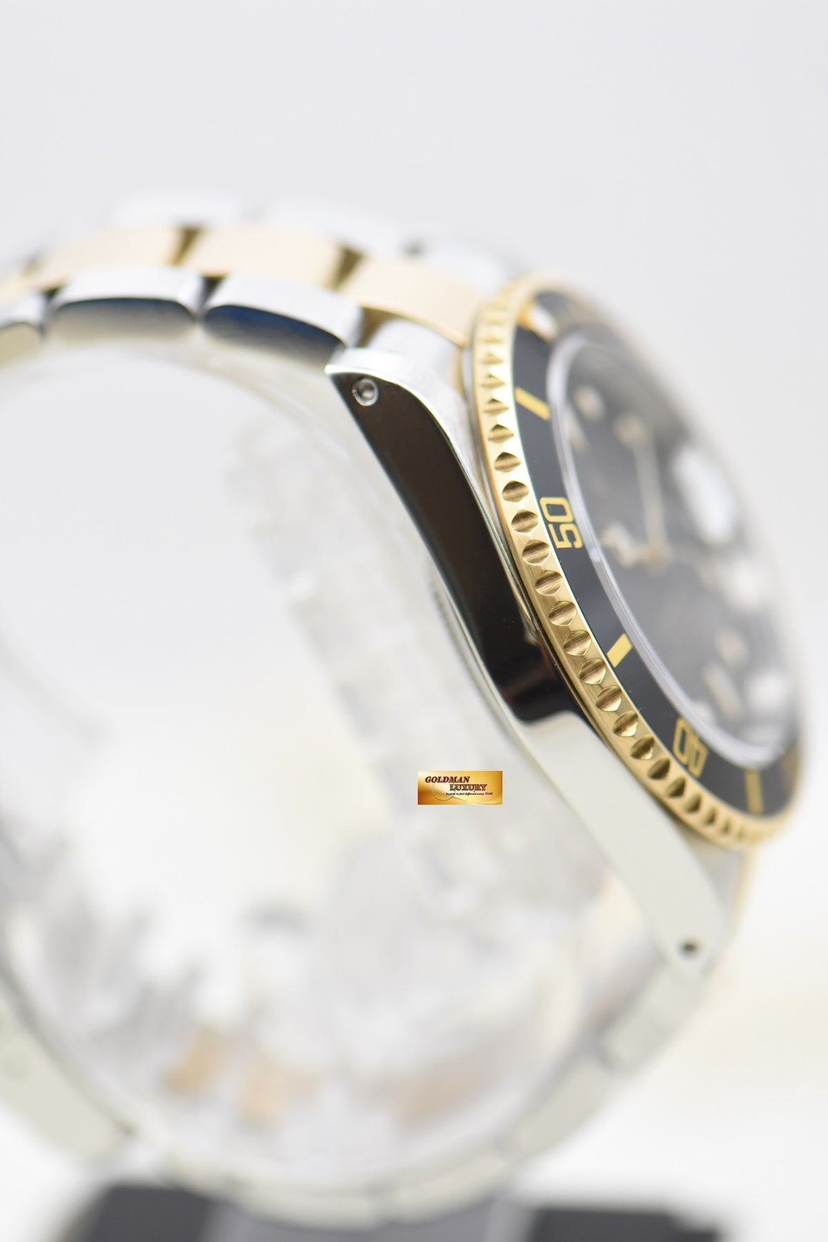 ROLEX OYSTER SUBMARINER 40mm HALF-GOLD IN OYSTER BRACELET BLACK DIAL 16613 (MINT)