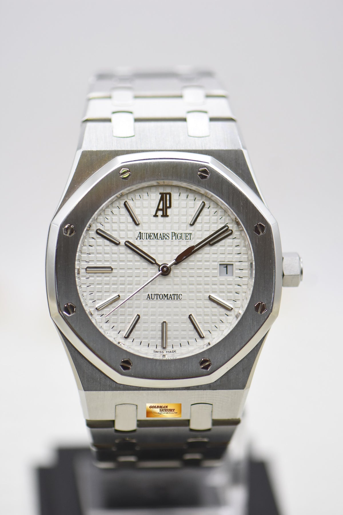 AUDEMARS PIGUET ROYAL OAK 39mm STEEL BRACELET WHITE DIAL AUTOMATIC 15300ST (MINT)