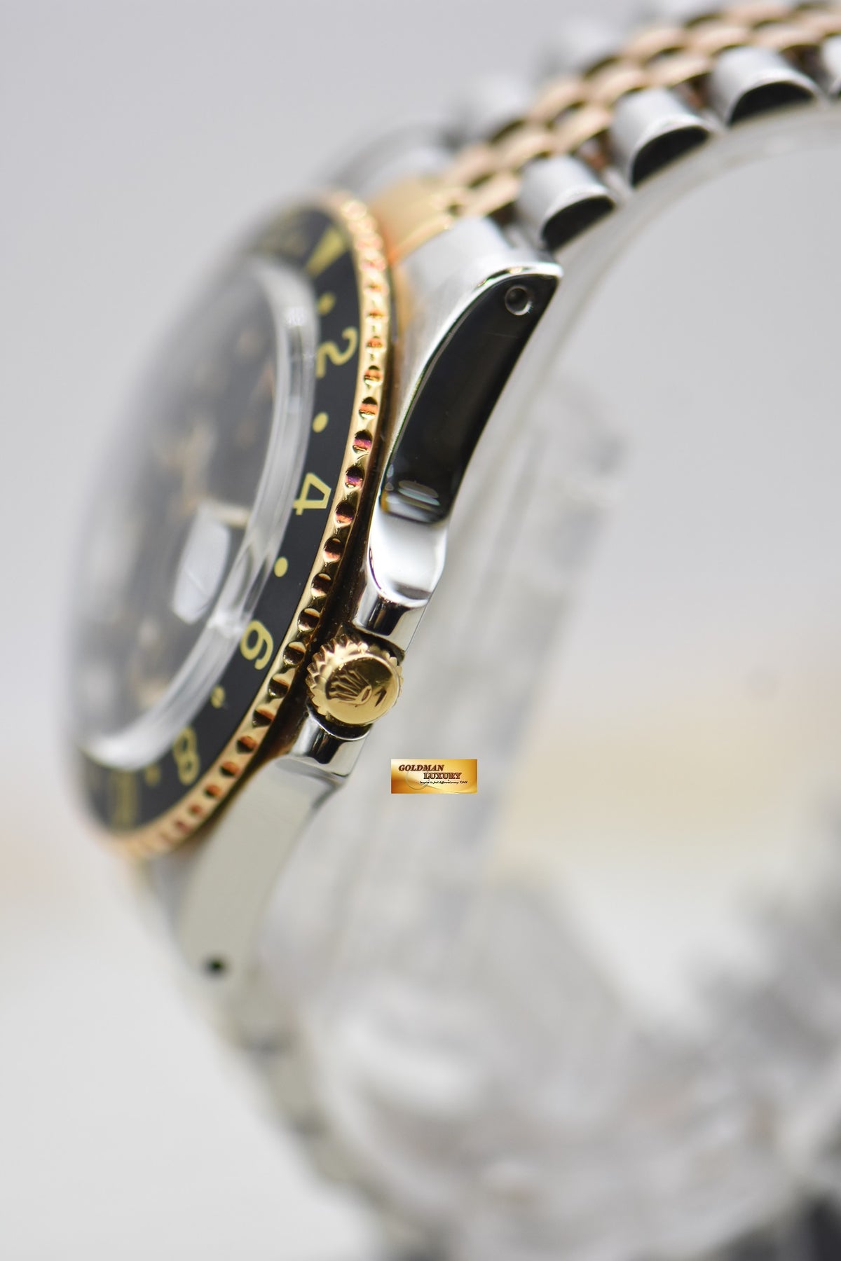ROLEX OYSTER GMT-MASTER HALF-GOLD IN JUBILEE BRACELET NIPPLE BLACK DIAL 1675 (VINTAGE – AGING DIAL)