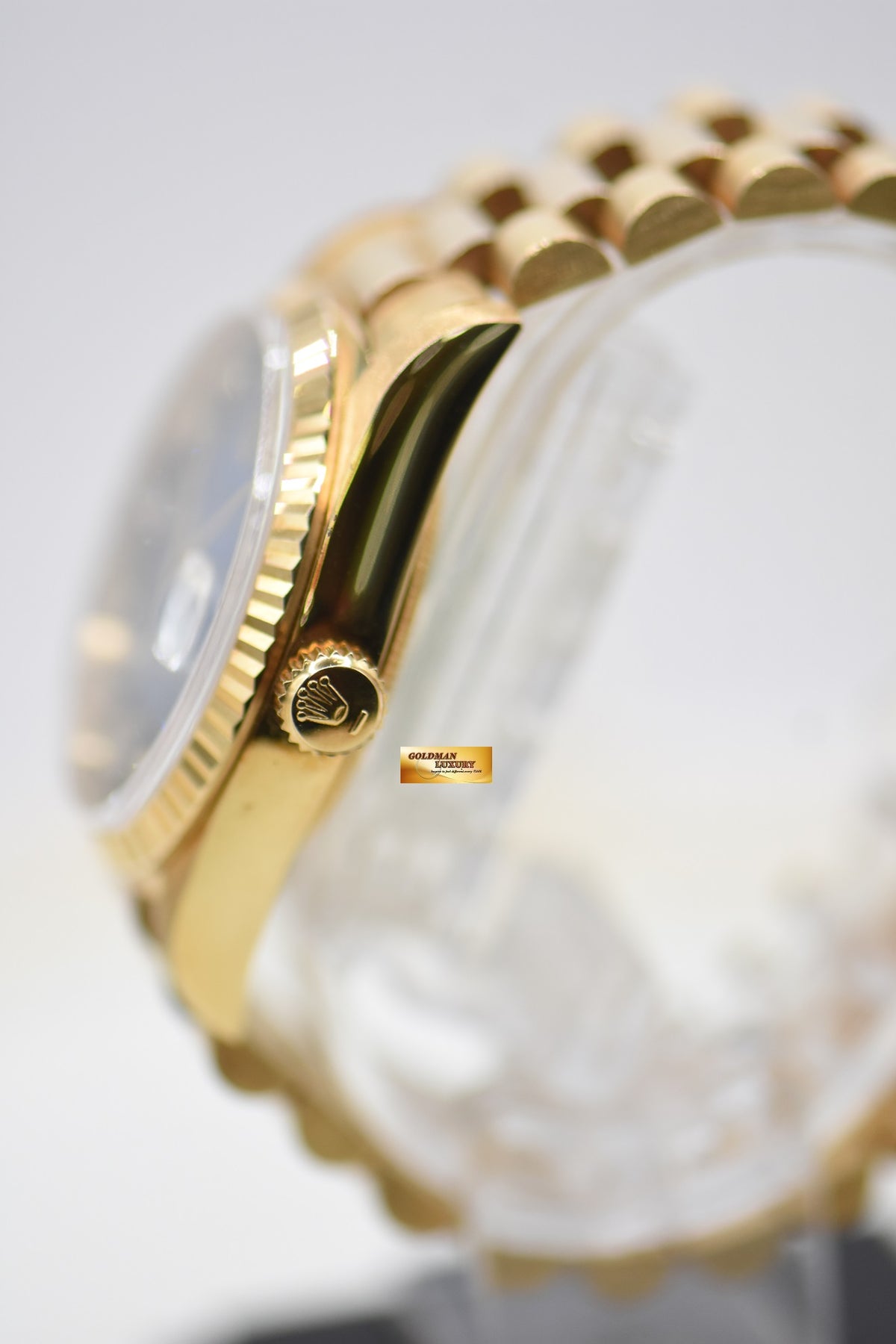 ROLEX OYSTER DAY-DATE 36mm YELLOW GOLD IN PRESIDENT BRACELET BLUE-HUE DIAMOND DIAL (DOUBLE QUICK-SET DATE) 18238 (MINT)