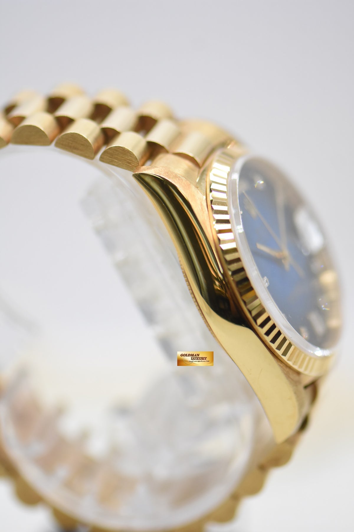 ROLEX OYSTER DAY-DATE 36mm YELLOW GOLD IN PRESIDENT BRACELET BLUE-HUE DIAMOND DIAL (DOUBLE QUICK-SET DATE) 18238 (MINT)