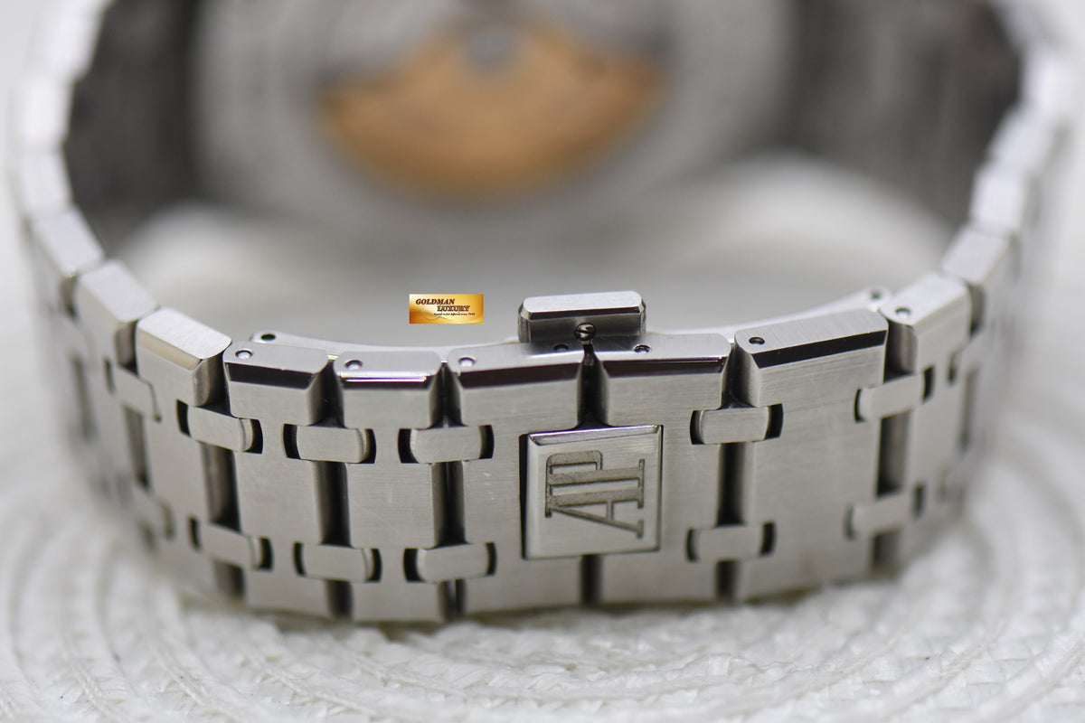 AUDEMARS PIGUET ROYAL OAK 41mm STEEL BRACELET WHITE DIAL AUTOMATIC 15400ST (UNPOLISHED)