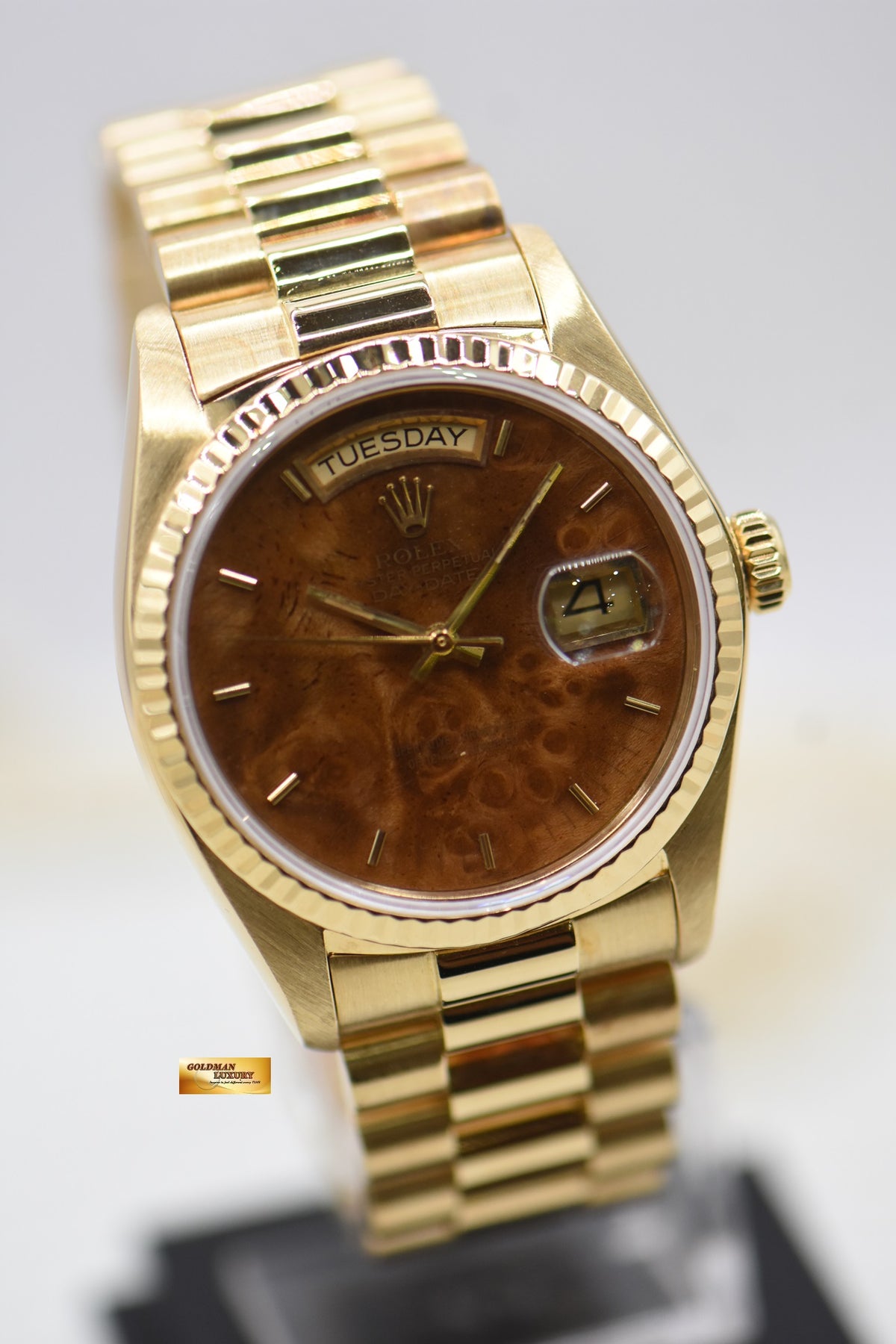 ROLEX OYSTER PERPETUAL DAY-DATE 36mm PRESIDENT 18K YELLOW GOLD ORIGINAL BURLWOOD DIAL IN ORIGINAL PRESIDENT BRACELET 18038 (MINT)