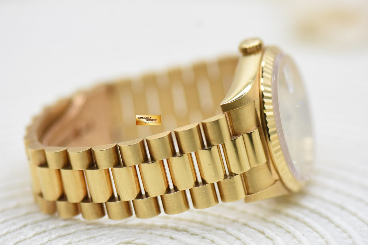 ROLEX OYSTER PERPETUAL DAY-DATE 36mm PRESIDENT 18K YELLOW GOLD ORIGINAL DIAMOND DIAL IN ORIGINAL PRESIDENT BRACELET 18238 (MINT)