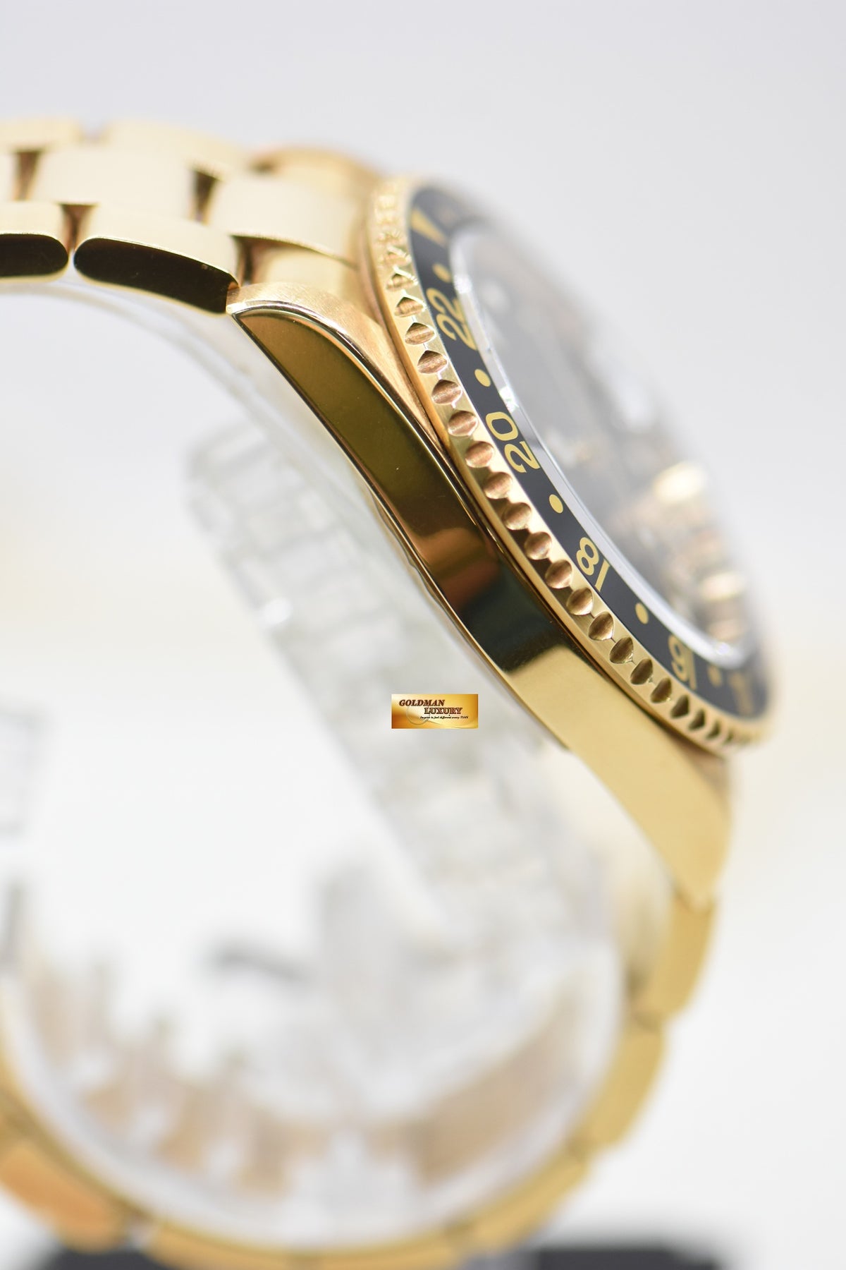 ROLEX OYSTER GMT-MASTER II 40mm YELLOW GOLD IN OYSTER BRACELET BLACK DIAL 16718 (UNPOLISHED-MINT)