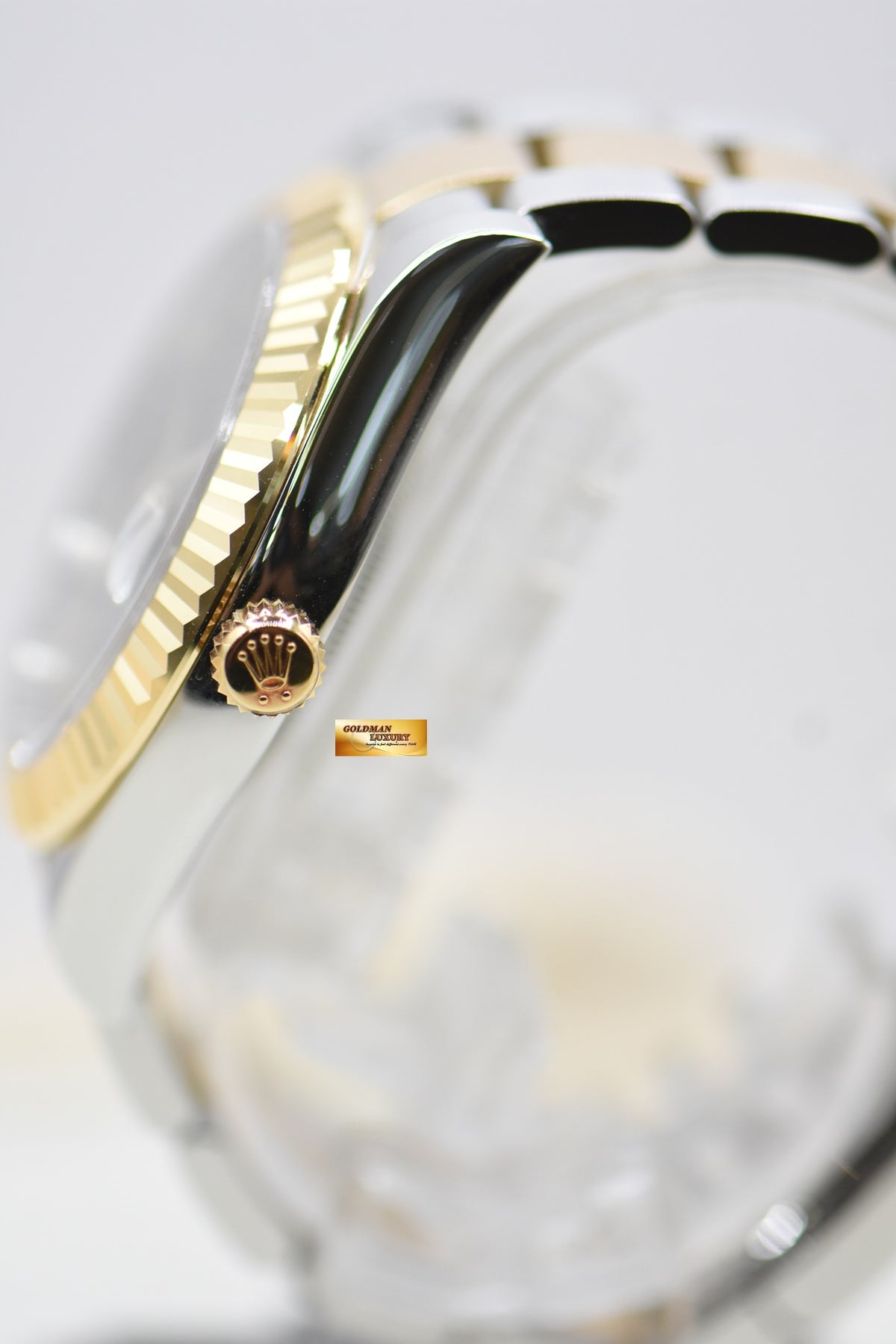 ROLEX OYSTER DATEJUST II 41mm GOLD / STEEL IN OYSTER BRACELET BLACK ROMAN DIAL 116333 (MINT)