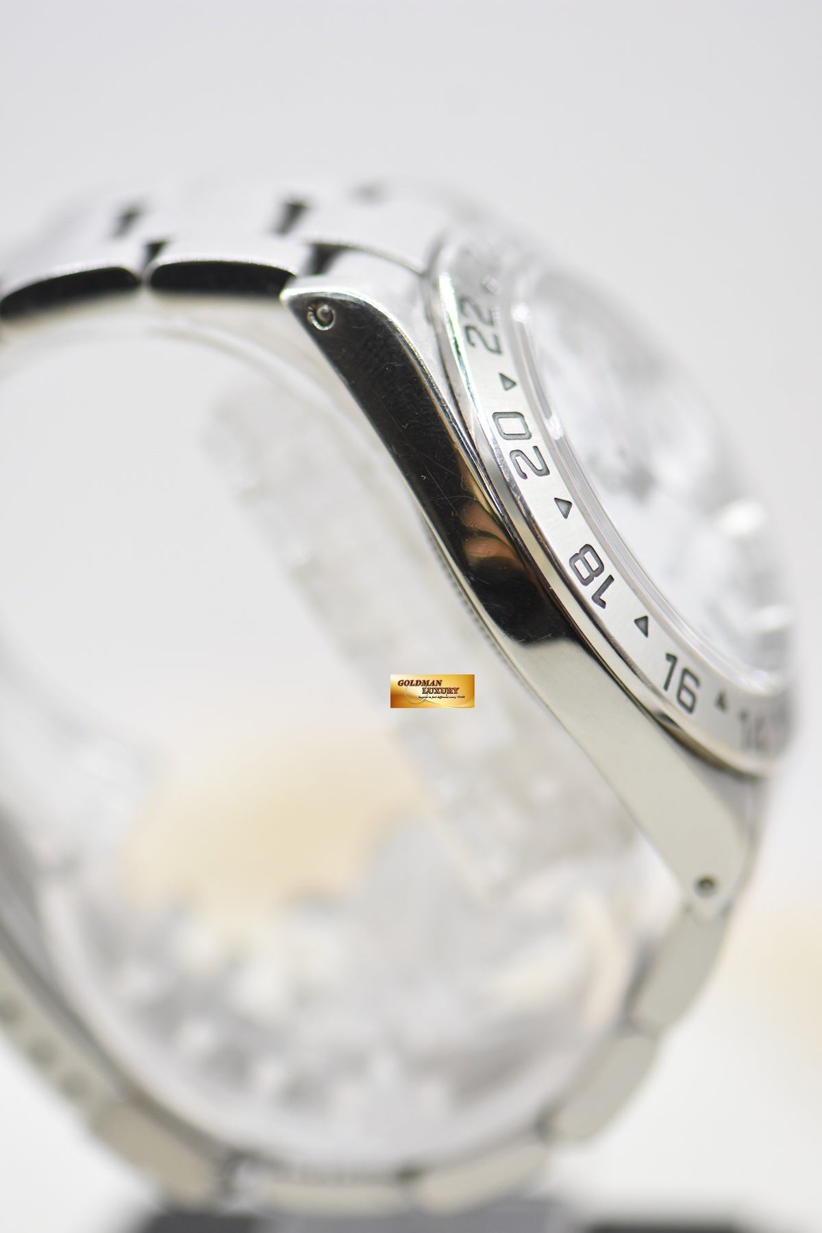 ROLEX OYSTER EXPLORER II 40mm STEEL WHITE DIAL CALIBRE 3185 16570 (PINHOLE-SOLID END LINKS) (MINT)
