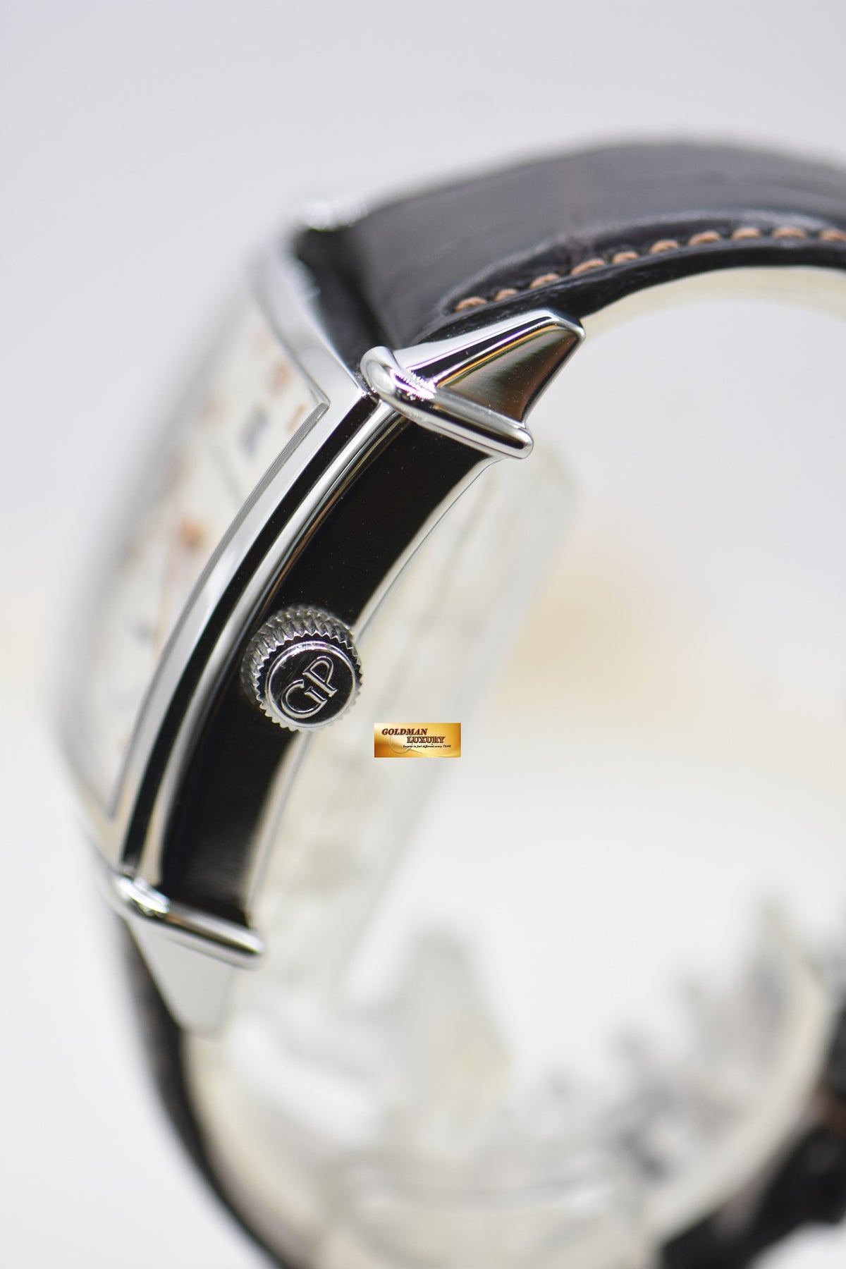 GIRARD PERRAGAUX VINTAGE 1945 STEEL IN LEATHER STRAP BIG DATE AUTOMATIC 25805 (MINT)