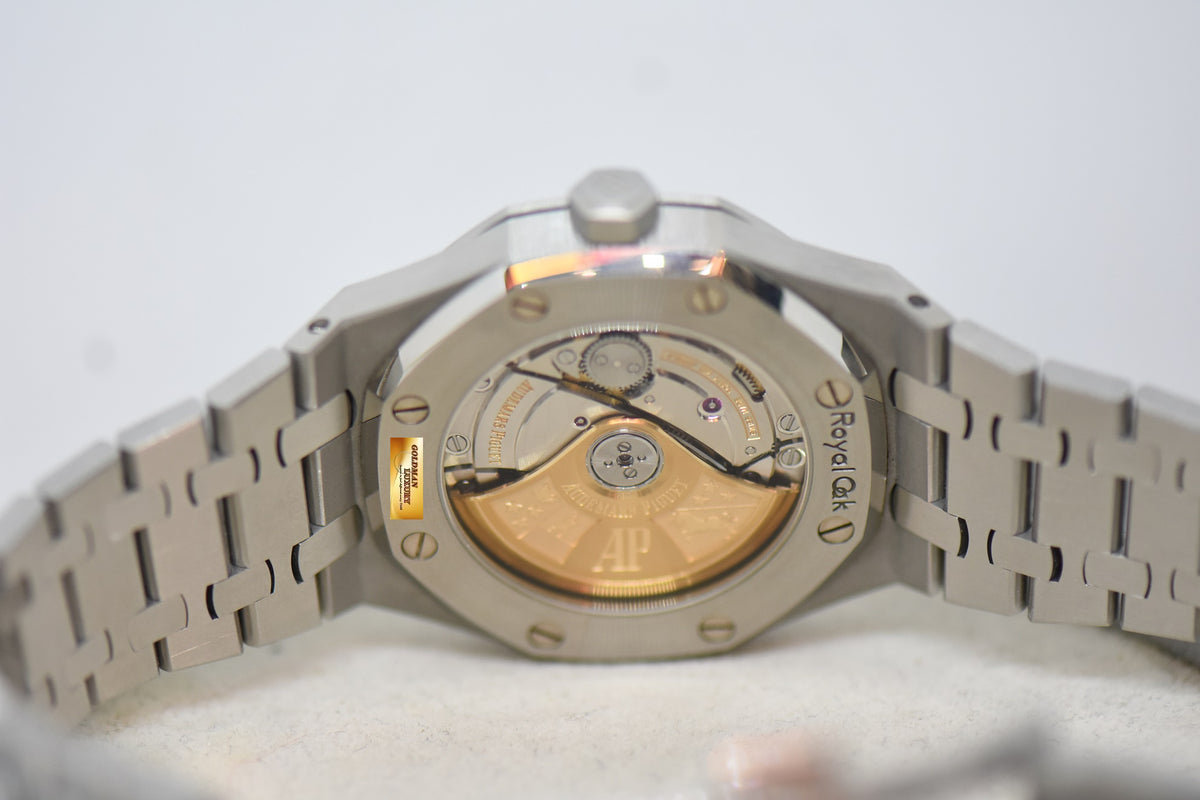 AUDEMARS PIGUET ROYAL OAK 37mm STEEL IN BRACELET BLUE DIAL AUTOMATIC 15450ST (MINT)