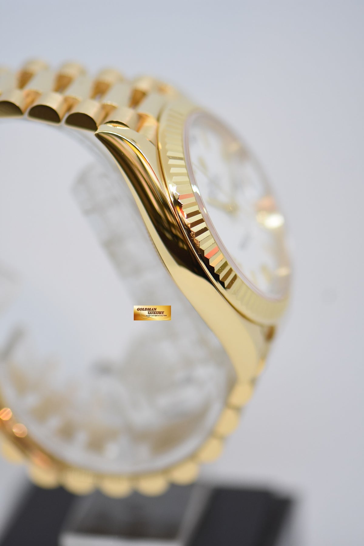 ROLEX OYSTER PERPETUAL DAY-DATE 40 YELLOW GOLD IN PRESIDENT BRACELET WHITE ROMAN DIAL 228238 (UNPOLISHED) (MINT)