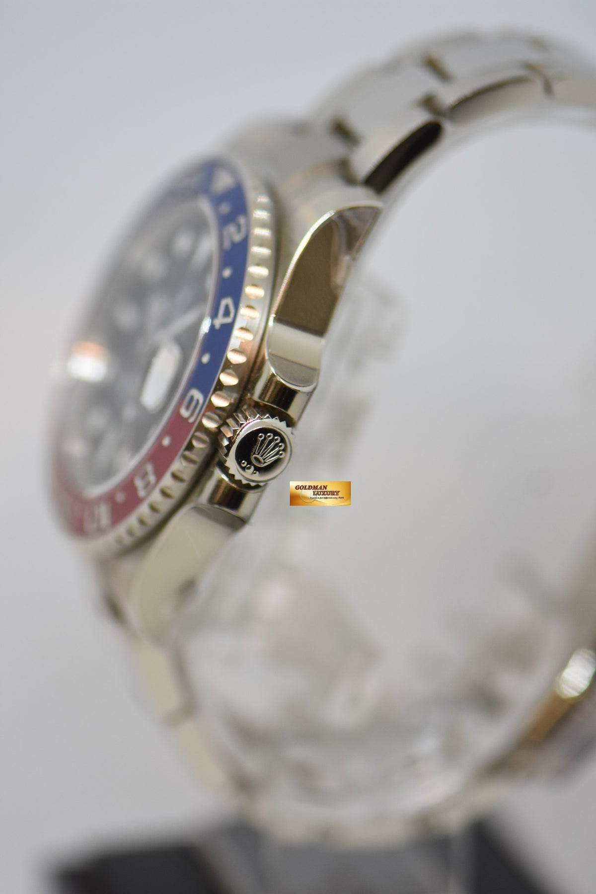 ROLEX OYSTER GMT-MASTER II “PEPSI” 40mm FIRST GMT IN WHITE GOLD IN OYSTER BRACELET BLACK DIAL RED / BLUE CERAMIC BEZEL 116719BLRO (NOS)