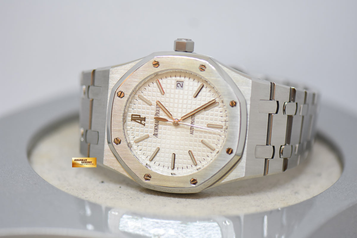 AUDEMARS PIGUET ROYAL OAK 39mm STEEL BRACELET WHITE DIAL AUTOMATIC 15300ST (MINT)