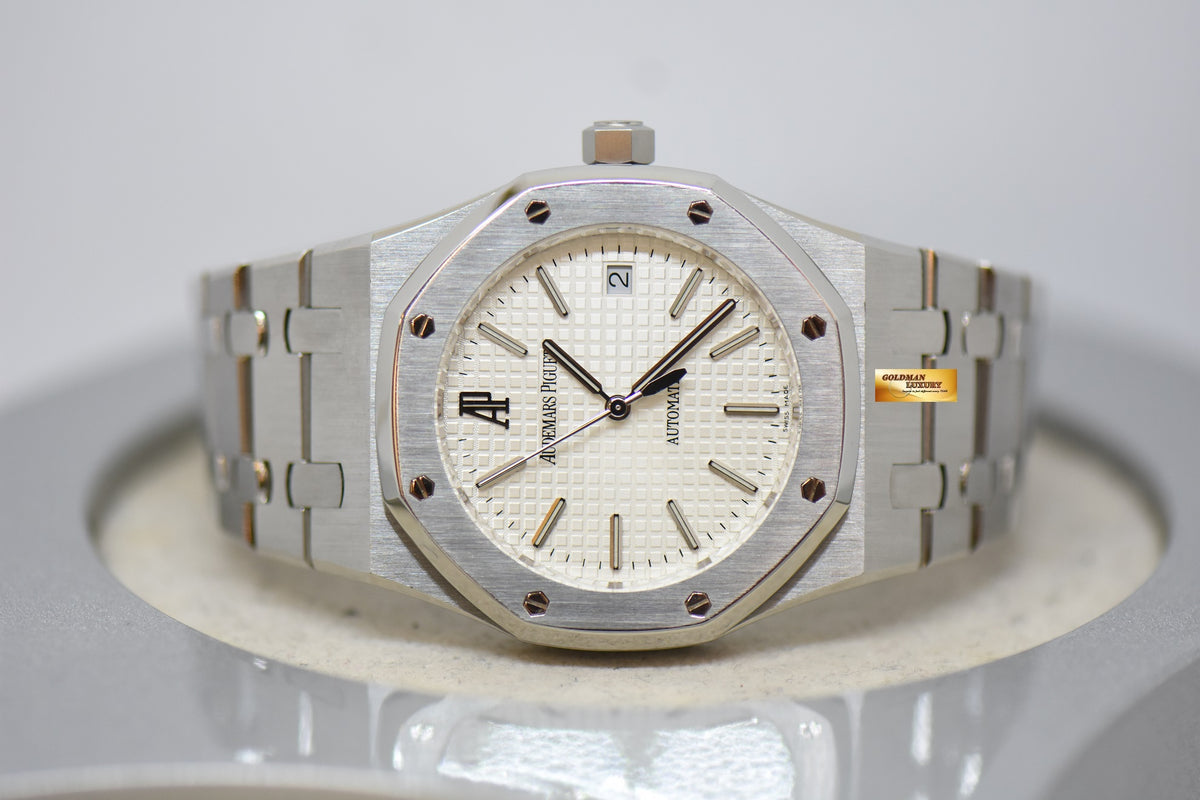 AUDEMARS PIGUET ROYAL OAK 39mm STEEL BRACELET WHITE DIAL AUTOMATIC 15300ST (MINT)