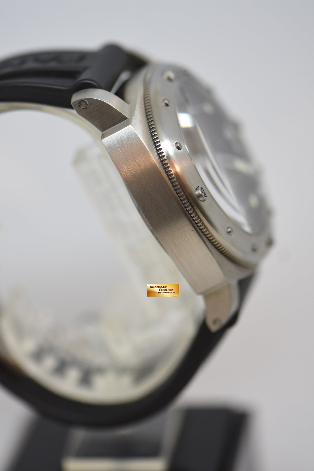 PANERAI LUMINOR SUBMERSIBLE TITANIUM 44mm “WAFFLE DIAL” AUTOMATIC PAM 025 (MINT)