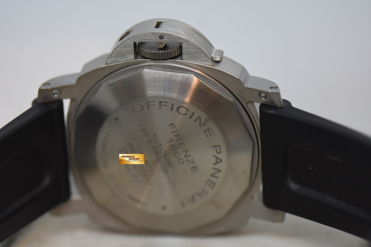 PANERAI LUMINOR SUBMERSIBLE TITANIUM 44mm “WAFFLE DIAL” AUTOMATIC PAM 025 (MINT)