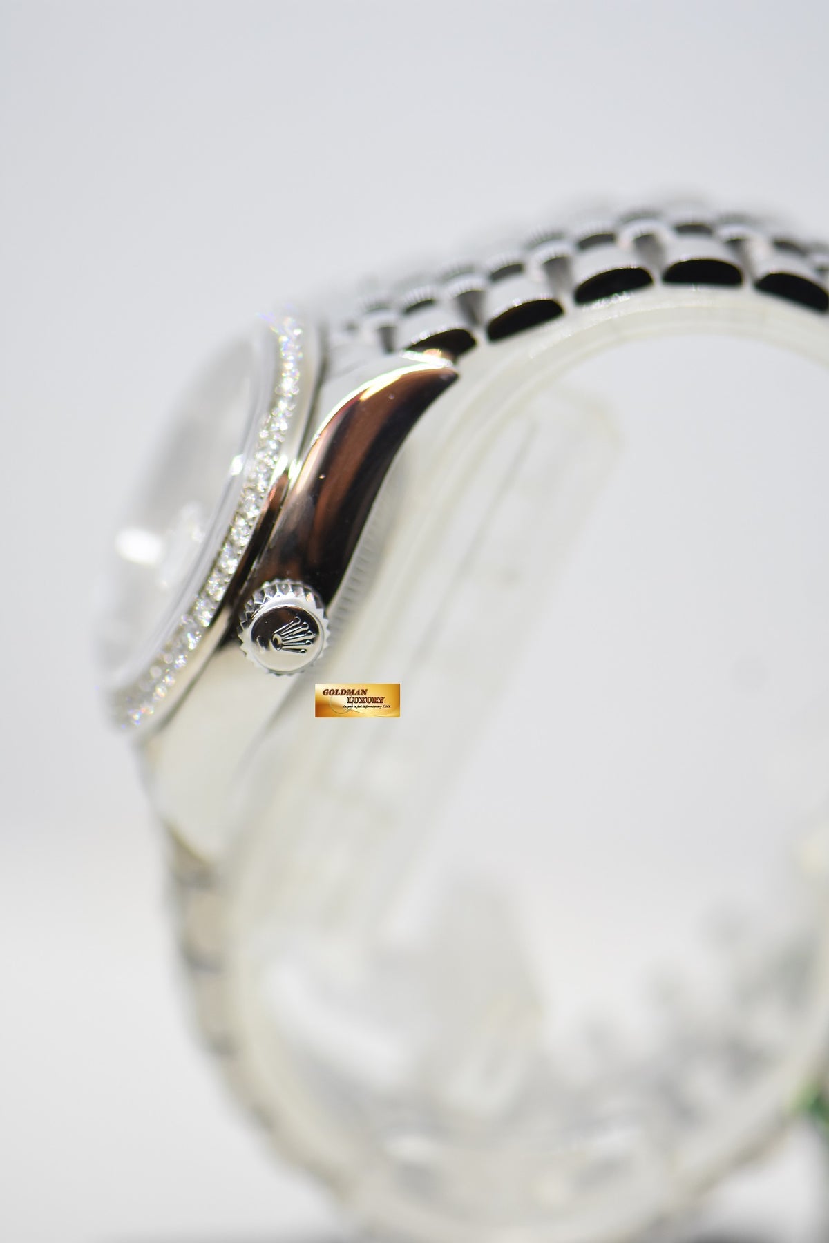 ROLEX OYSTER DATEJUST 28mm ORIGINAL DIAMOND BEZEL STEEL IN JUBILEE BRACELET SILVER ROMAN DIAL 279384RBR (MINT)