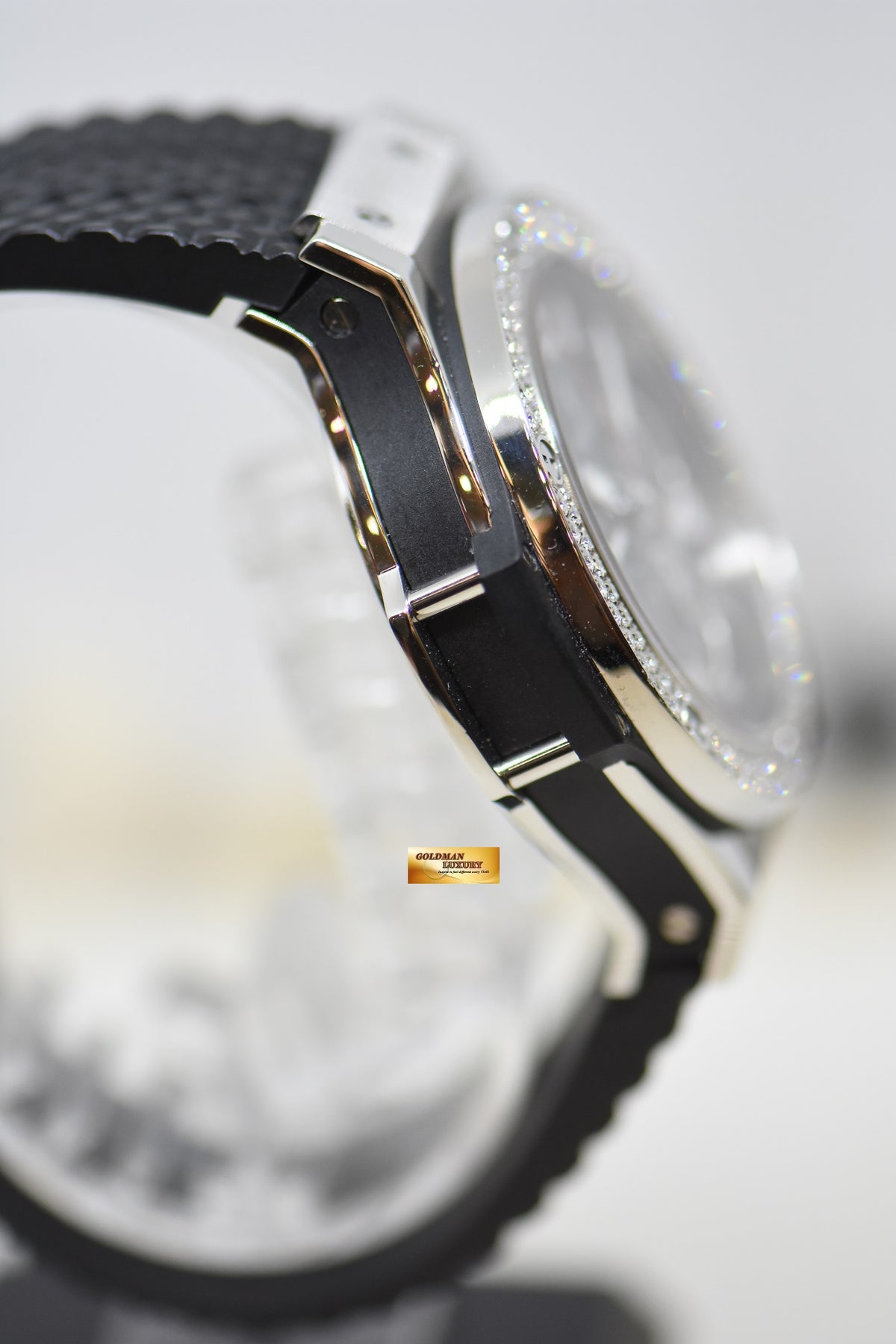 [SOLD] HUBLOT BIG BANG 44mm CHRONOGRAPH ORIGINAL DIAMOND BEZEL MEN’S STEEL IN RUBBER STRAP AUTOMATIC 301.SX.130.RX.114 (MINT)