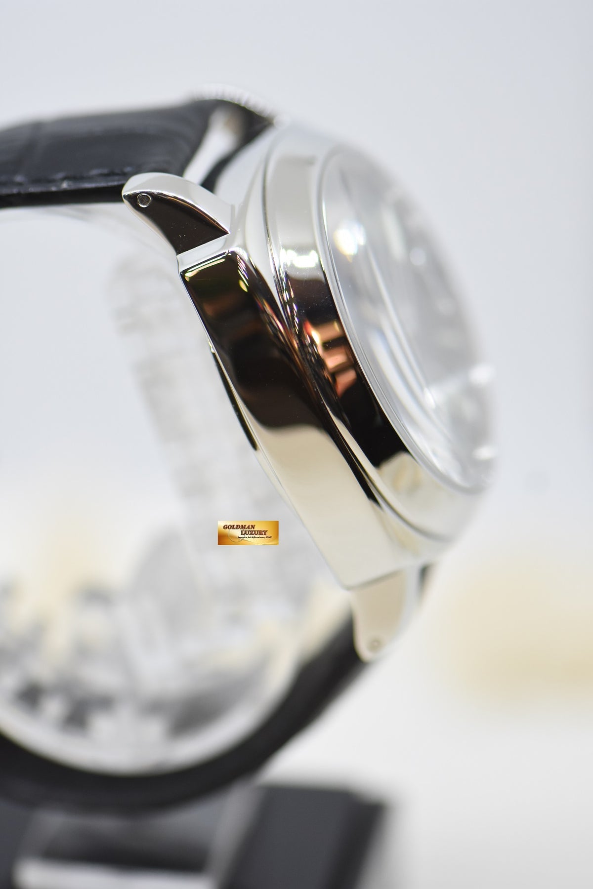 [SOLD] PANERAI LUMINOR GMT 44mm STEEL IN LEATHER BLACK DIAL AUTOMATIC PAM 88 (MINT)