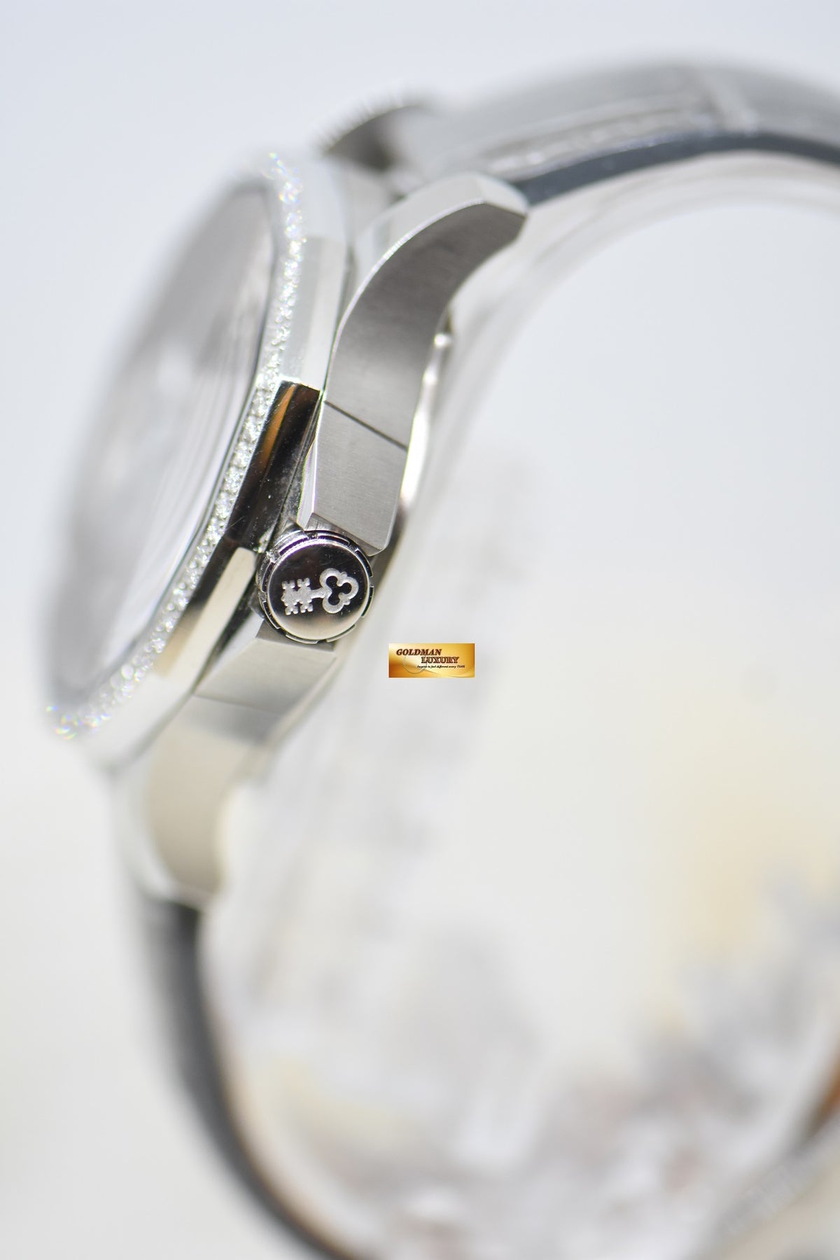 [SOLD] CORUM ADMIRAL CUP LEGEND 38 MYSTERY MOON MOP DIAMOND DIAL AUTOMATIC 01.0098 (MINT)