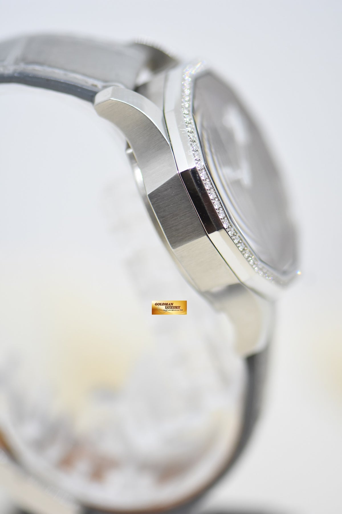 [SOLD] CORUM ADMIRAL CUP LEGEND 38 MYSTERY MOON MOP DIAMOND DIAL AUTOMATIC 01.0098 (MINT)