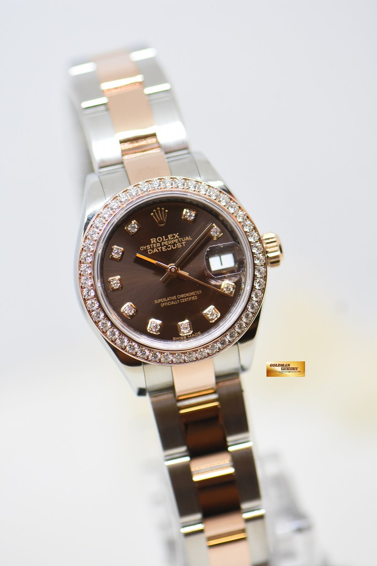 [SOLD] ROLEX OYSTER DATEJUST 28mm CHOCOLATE DIAMOND DIAL ORIGINAL DIAMOND BEZEL HALF EVEROSE GOLD IN OYSTER BRACELET 279381RBR (MINT)