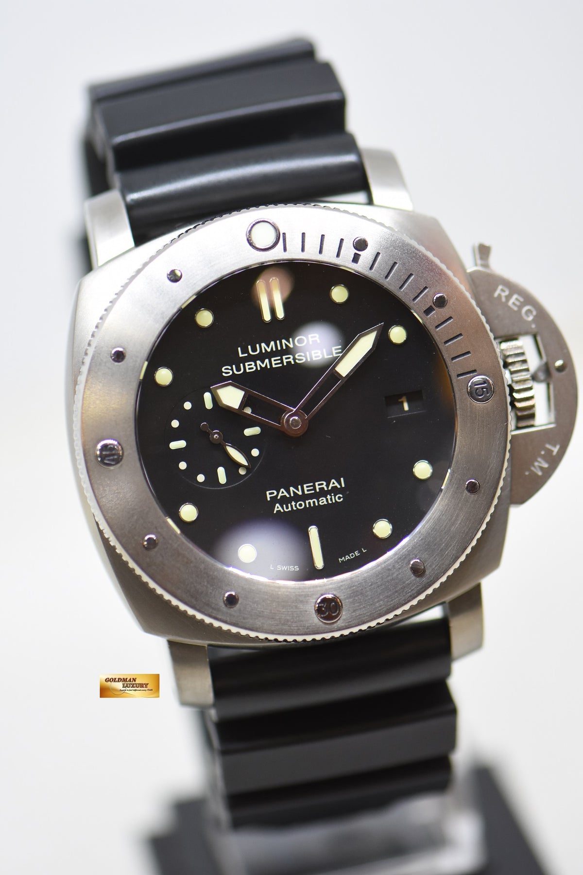 [SOLD] PANERAI LUMINOR SUBMERSIBLE 47mm TITANIUM BLACK DIAL AUTOMATIC PAM 305 (MINT)