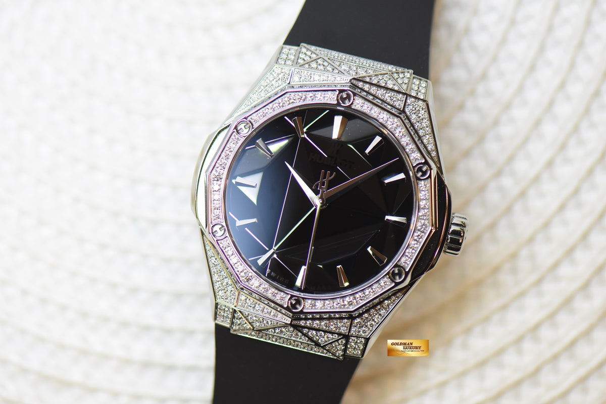 [SOLD] HUBLOT CLASSIC FUSION ORLINSKI TITANIUM PAVE DIAMONDS 40mm AUTOMATIC 550.NS.1800.RX.1604.ORL19 (NEW-UNWORN)