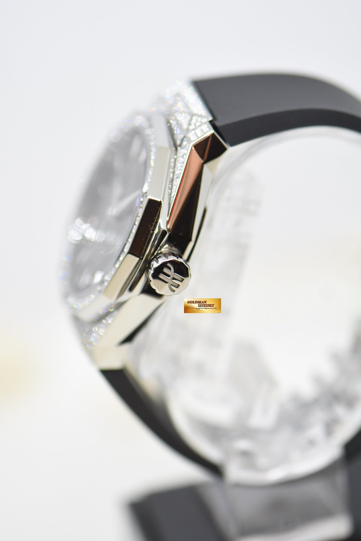 [SOLD] HUBLOT CLASSIC FUSION ORLINSKI TITANIUM PAVE DIAMONDS 40mm AUTOMATIC 550.NS.1800.RX.1604.ORL19 (NEW-UNWORN)