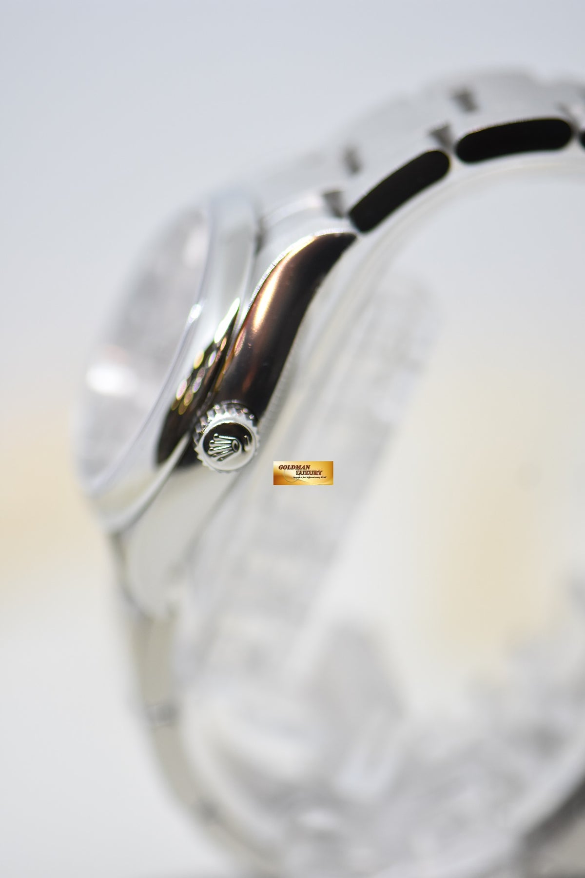 [SOLD] ROLEX OYSTER PERPETUAL 31mm STEEL IN OYSTER BRACELET SUNBURST PINK DIAL 277200 (NEW-UNWORN)
