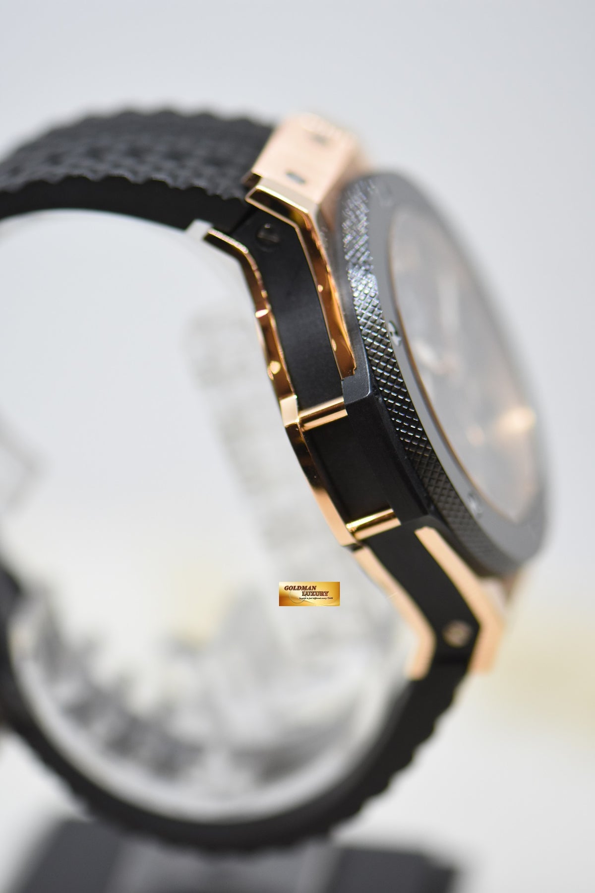 [SOLD] HUBLOT BIG BANG CHRONOGRAPH 44mm ROSE GOLD IN RUBBER STRAP CERAMIC BEZEL AUTOMATIC 301.PB.131.RX (MINT)