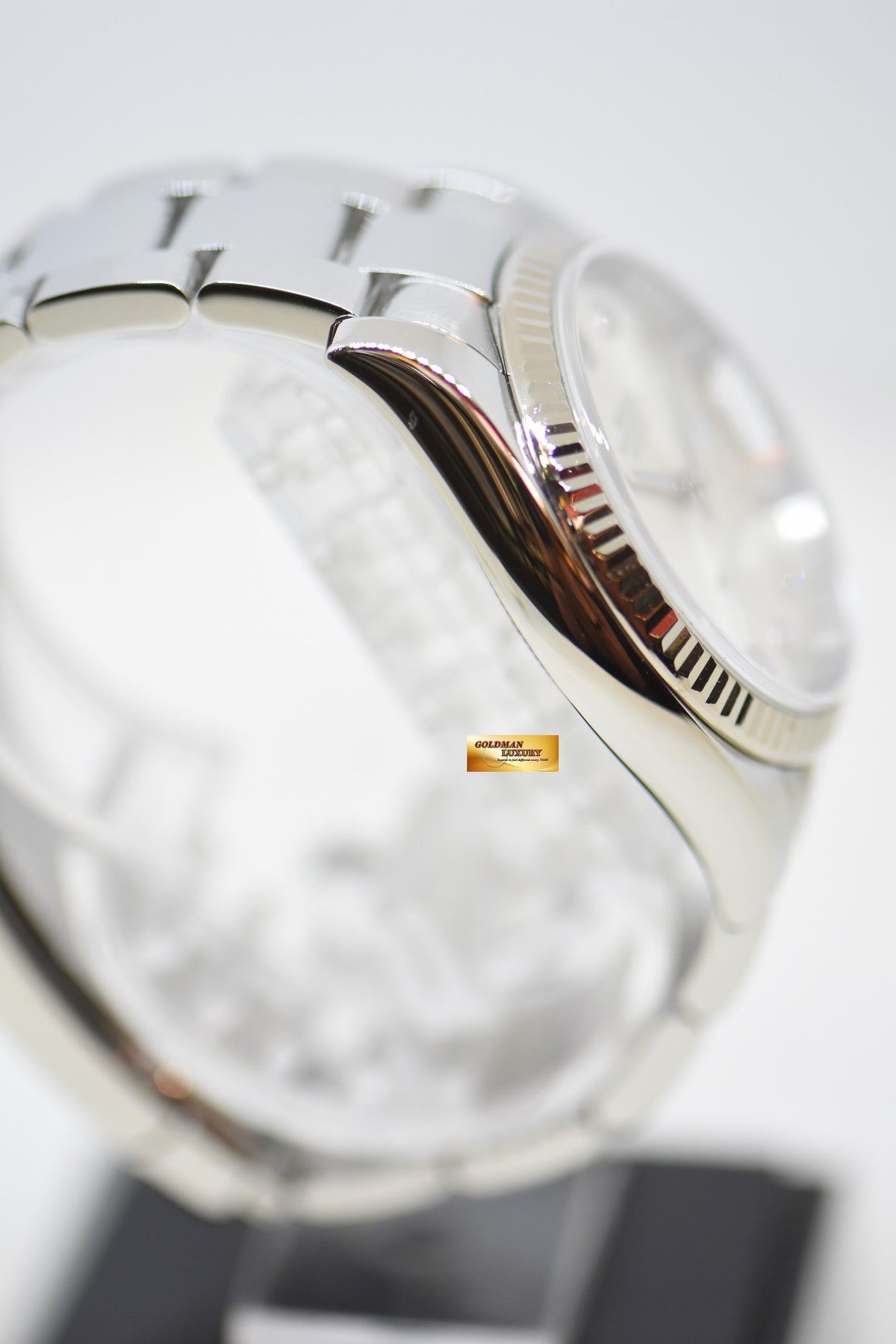 [SOLD] ROLEX OYSTER DATEJUST 36mm STEEL IN OYSTER BRACELET SILVER DIAMONDS DIAL 116234 (MINT)