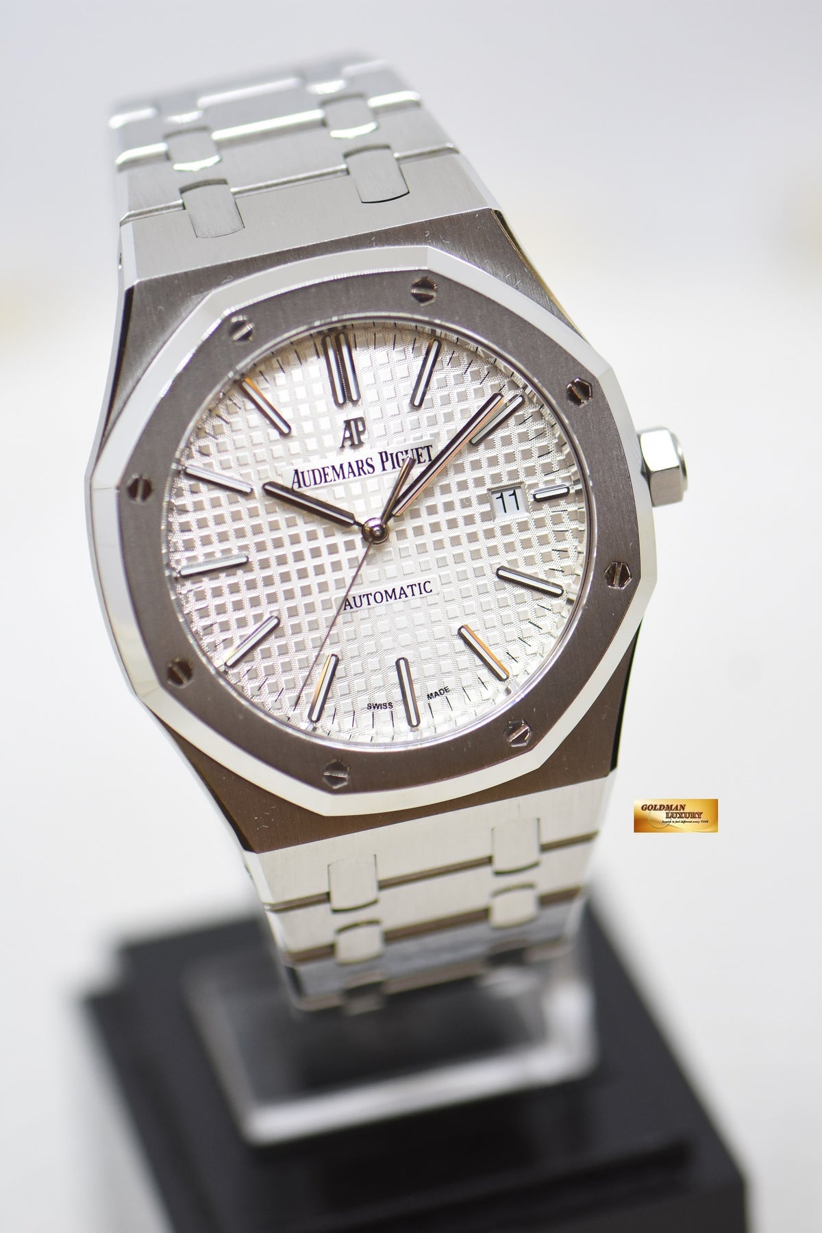 [SOLD] AUDEMARS PIGUET ROYAL OAK 41mm STEEL BRACELET WHITE DIAL AUTOMATIC 15400ST (UNPOLISHED-MINT)