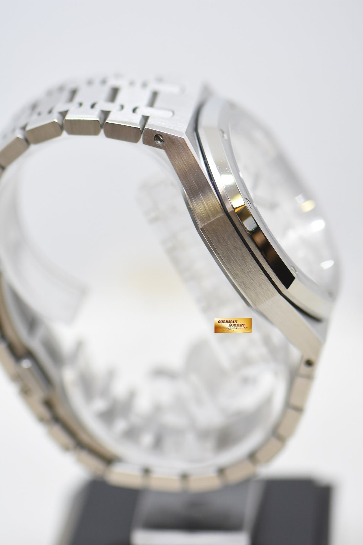 [SOLD] AUDEMARS PIGUET ROYAL OAK 41mm STEEL BRACELET WHITE DIAL AUTOMATIC 15400ST (UNPOLISHED-MINT)