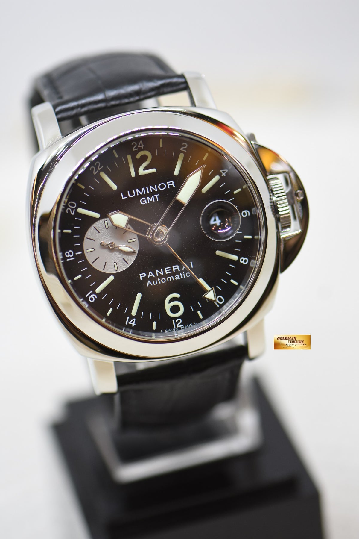[SOLD] PANERAI LUMINOR GMT 44mm STEEL IN LEATHER BLACK DIAL AUTOMATIC PAM 88 (MINT)