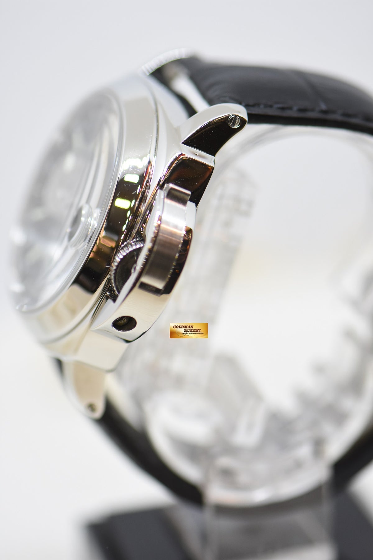 [SOLD] PANERAI LUMINOR GMT 44mm STEEL IN LEATHER BLACK DIAL AUTOMATIC PAM 88 (MINT)