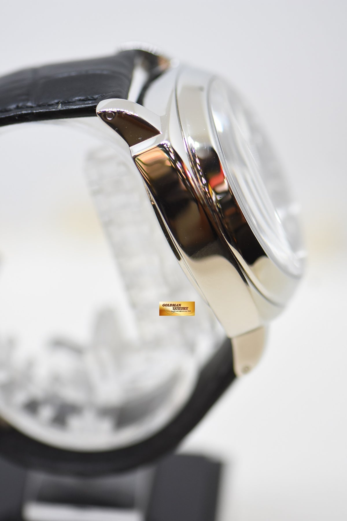 [SOLD] PANERAI LUMINOR GMT 44mm STEEL IN LEATHER BLACK DIAL AUTOMATIC PAM 88 (MINT)