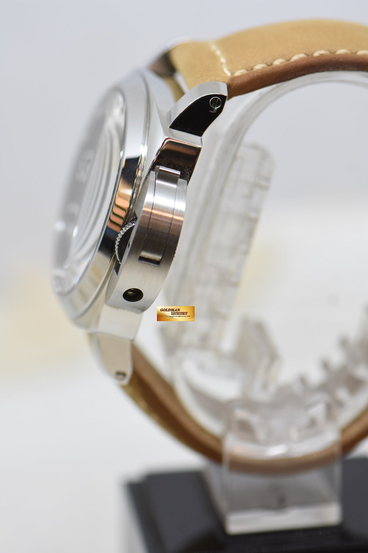 [SOLD] PANERAI LUMINOR BASE 44mm STEEL IN LEATHER BLACK 369 DIAL MANUAL WINDING PAM 1086 (LNIB)