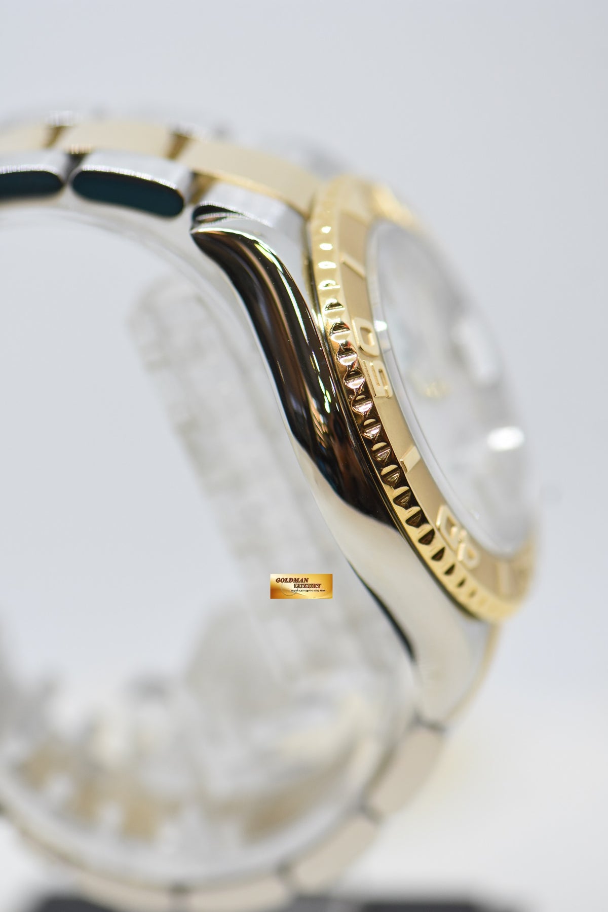 [SOLD] ROLEX OYSTER YACHTMASTER 40mm HALF GOLD IN BRACELET MOP DIAMOND DIAL 16623 (CHAPTERING) (MINT)