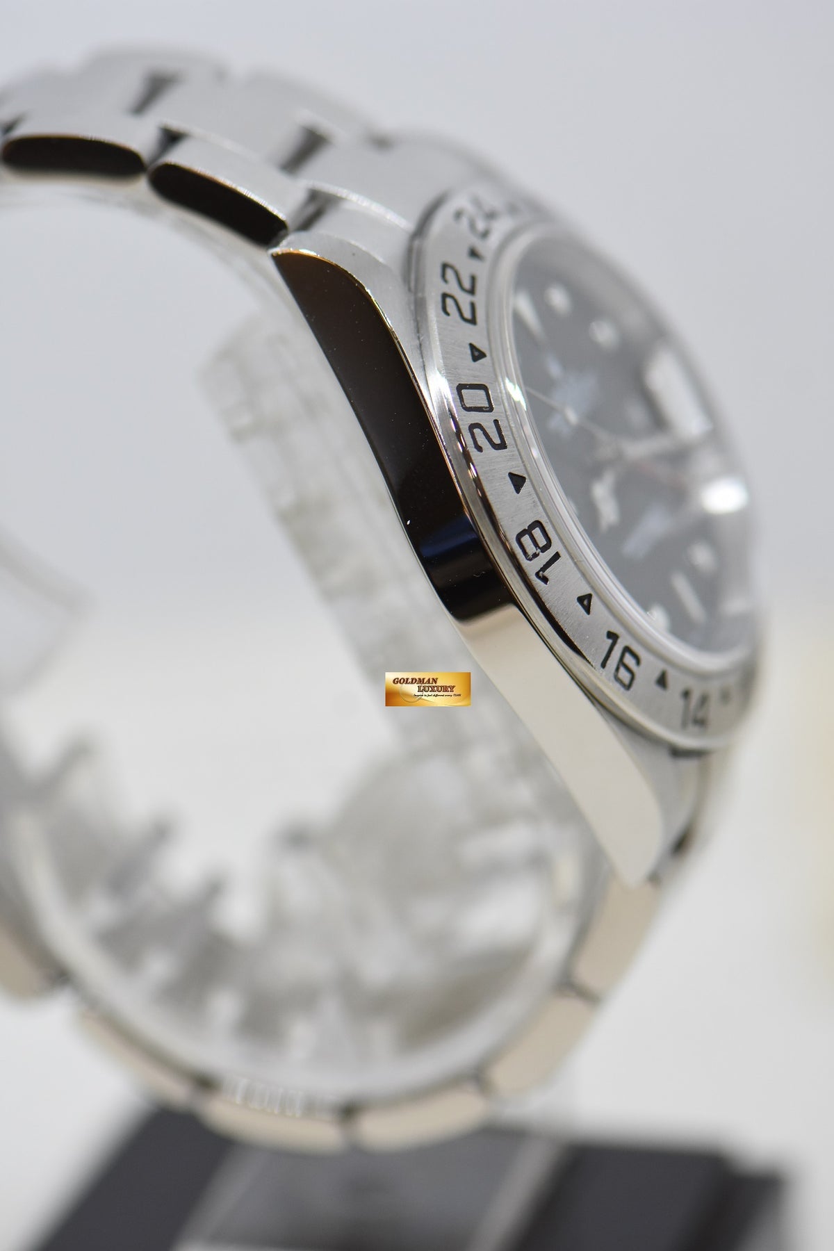 [SOLD] ROLEX OYSTER PERPETUAL EXPLORER II 40mm STEEL BLACK DIAL CALIBRE 3185 16570 (NO PINHOLE) (MINT)