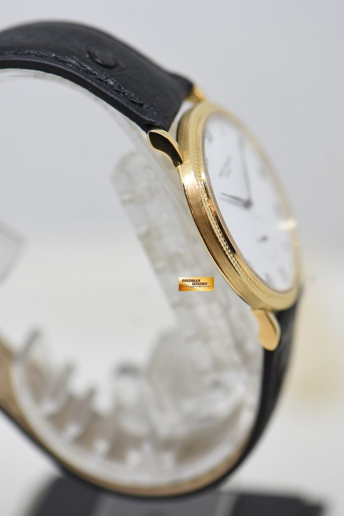 [SOLD] PATEK PHILIPPE CALATRAVA 33mm 18K YELLOW GOLD MANUAL WINDING 3919J (MINT)