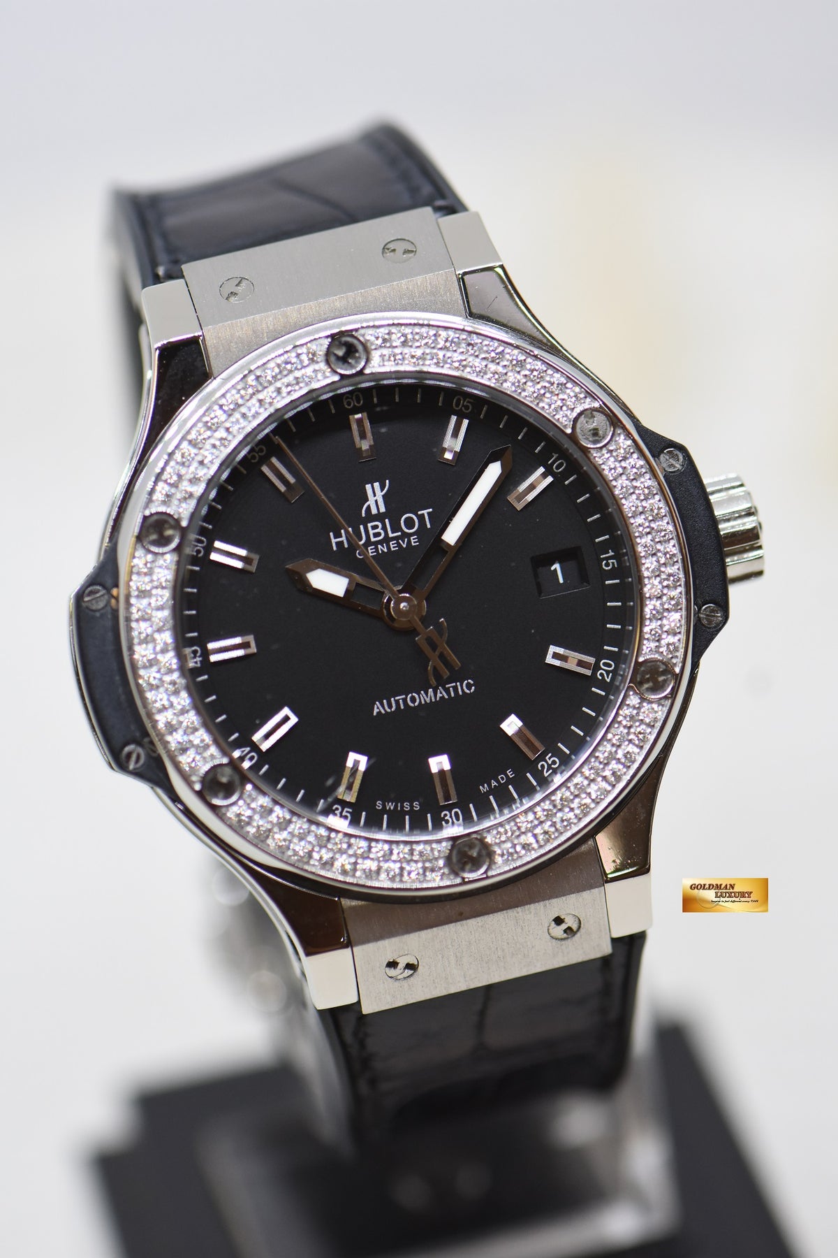 [SOLD] HUBLOT BIG BANG 38mm STEEL IN RUBBER STRAP DIAMOND BEZEL AUTOMATIC 365.SX.1170.LR.1104.RX (MINT)