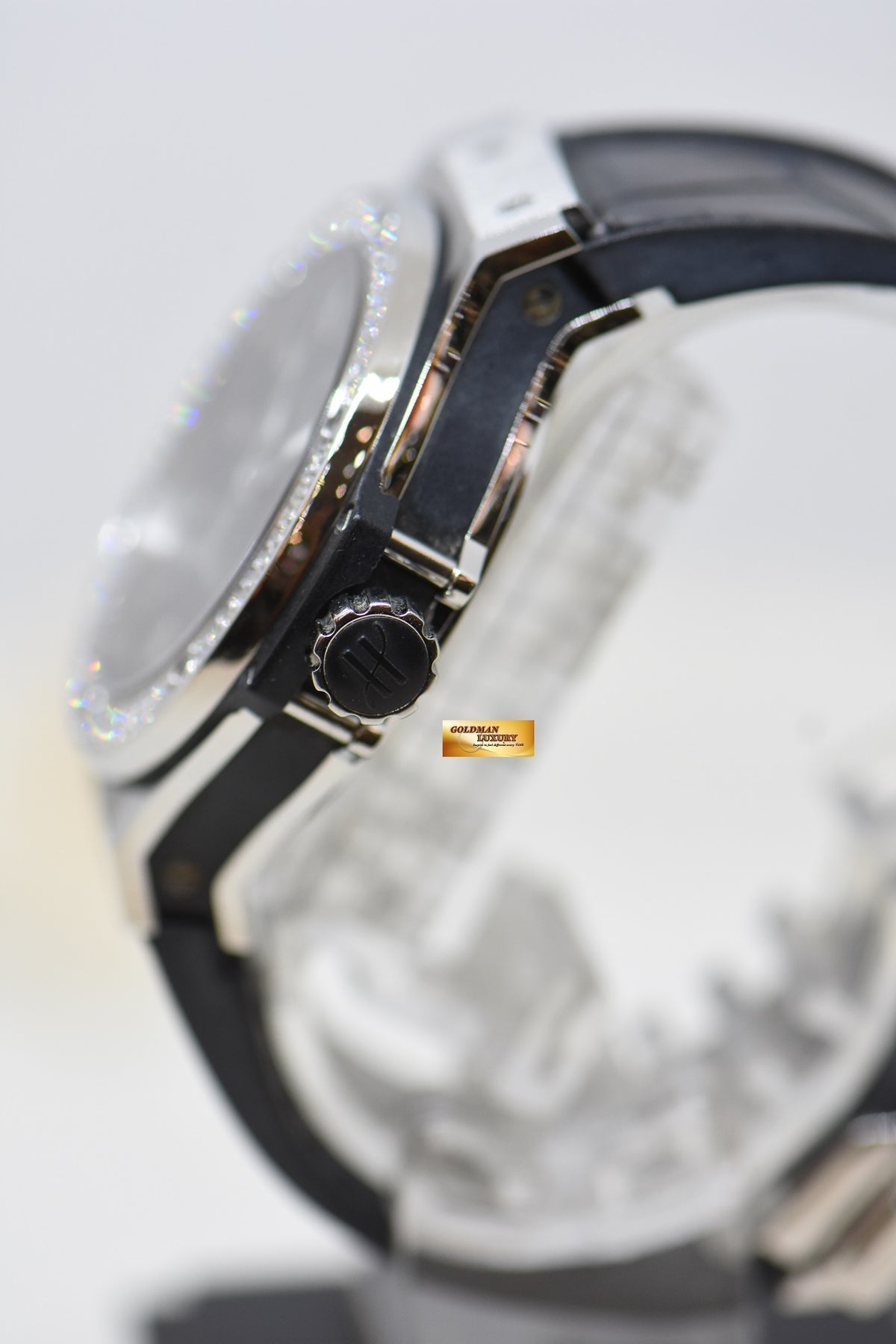 [SOLD] HUBLOT BIG BANG 38mm STEEL IN RUBBER STRAP DIAMOND BEZEL AUTOMATIC 365.SX.1170.LR.1104.RX (MINT)