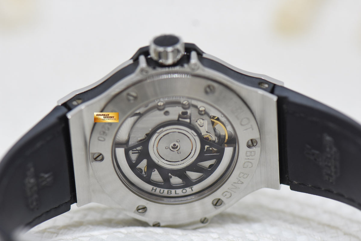 [SOLD] HUBLOT BIG BANG 38mm STEEL IN RUBBER STRAP DIAMOND BEZEL AUTOMATIC 365.SX.1170.LR.1104.RX (MINT)