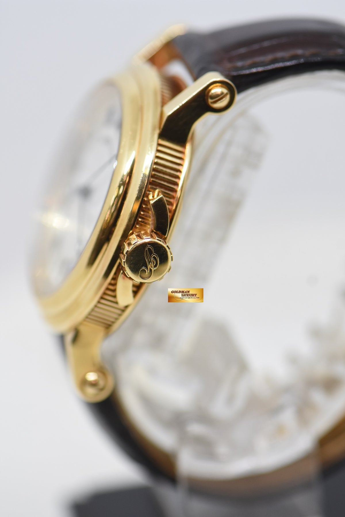 [SOLD] BREGUET MARINE BIG DATE 39mm YELLOW GOLD IN LEATHER STRAP AUTOMATIC 5817BA (MINT)