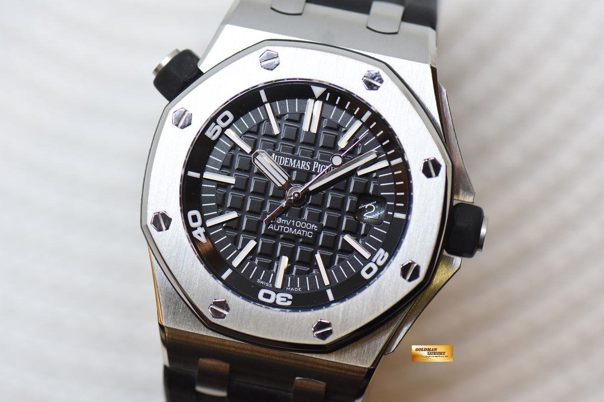 [SOLD] AUDEMARS PIGUET ROYAL OAK OFFSHORE DIVER 44mm STEEL IN RUBBER STRAP SEE-THRU SAPPHIRE BACK 15710ST (MINT)