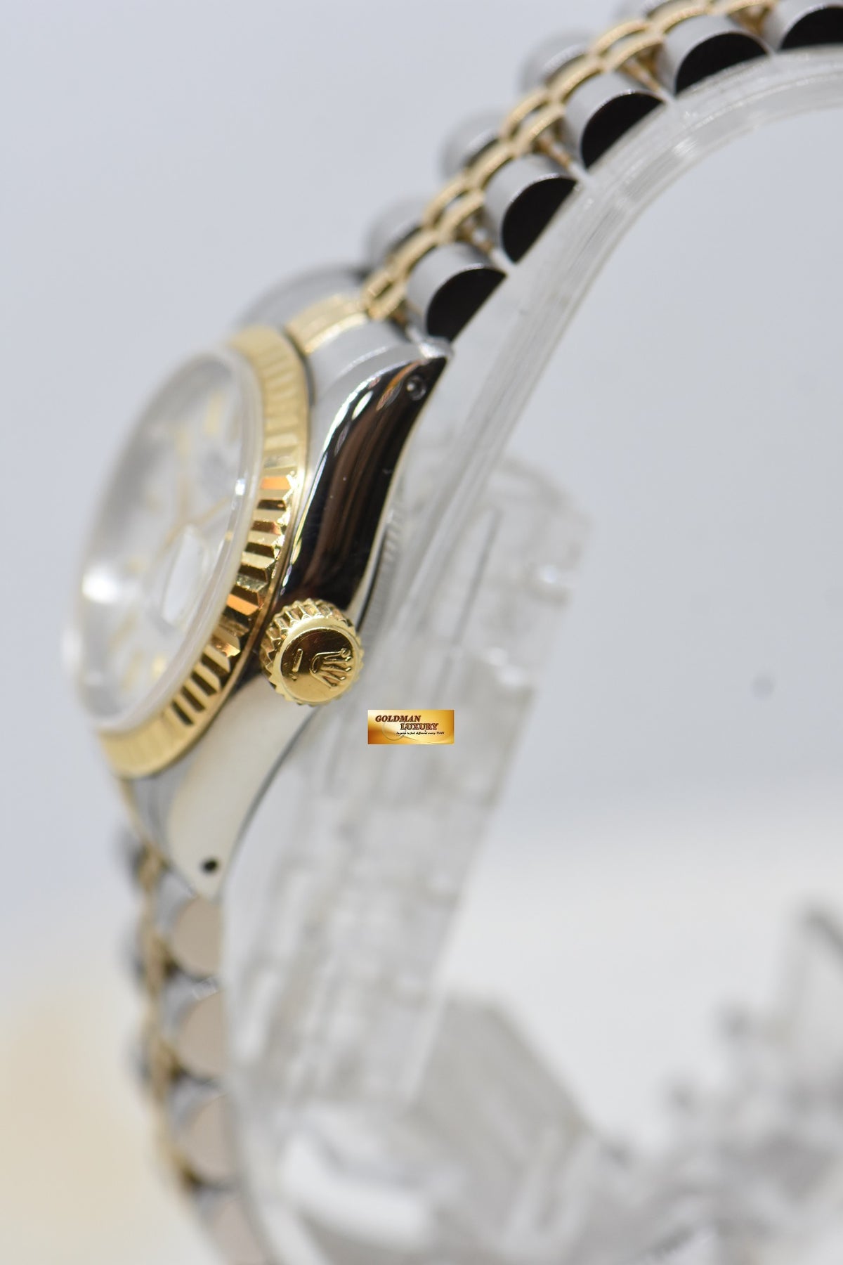 [SOLD] ROLEX OYSTER DATEJUST 26mm HALF-GOLD IN JUBILEE BRACELET WHITE TAPESTRY DIAL 69173 (MINT)